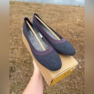 NWT Allbirds Wool Breezer Womans Flats Size 10 in Navy/Purple